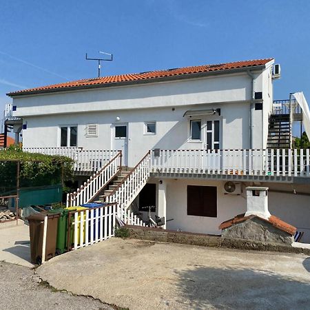 Apartment Ivana Krk Town Luaran gambar