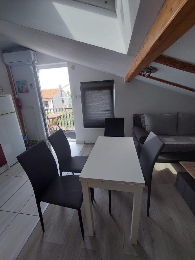 Apartment Ivana Krk Town Luaran gambar