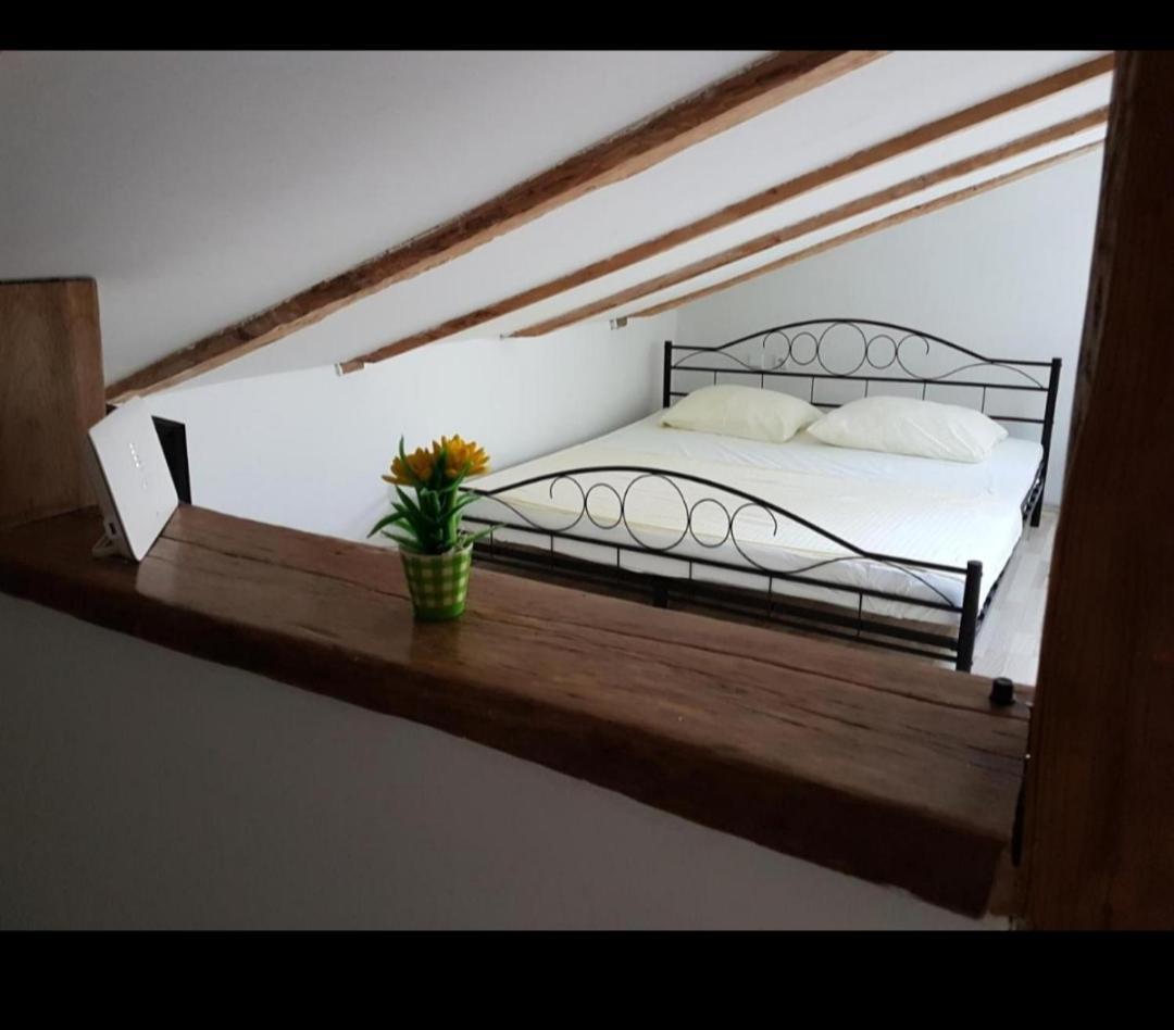 Apartment Ivana Krk Town Luaran gambar