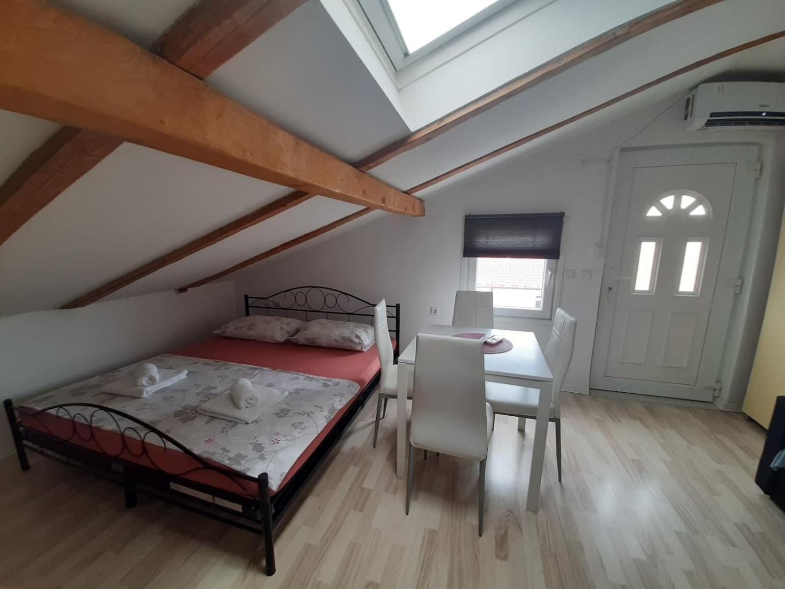 Apartment Ivana Krk Town Bilik gambar