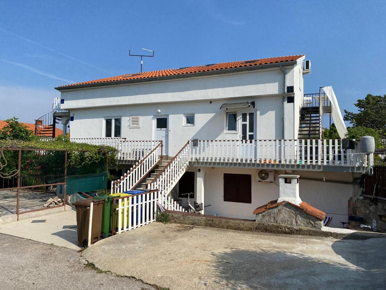 Apartment Ivana Krk Town Luaran gambar